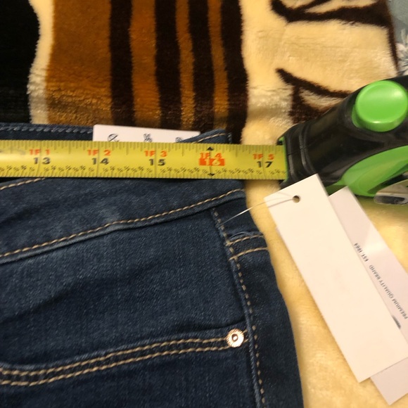 NWT Seven7 Ladies Slim Flare Jeans - Picture 5 of 12